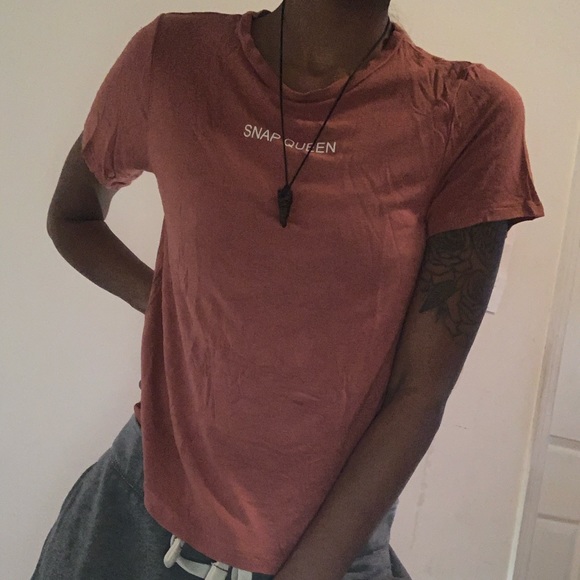 Very cute Snap Queen tee - Picture 3 of 3